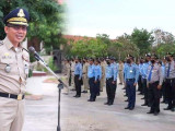លោកឧត្តមសេនីយ៍ទោ សិទ្ធិ ឡោះ ដឹកនាំកងកម្លាំងនគរបាលខេត្តគោរពទង់ជាតិ ព្រឹកថ្ងៃចន្ទ!!!