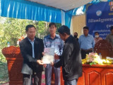 ចែកវិញ្ញាបនបត្រសម្គាល់ម្ចាស់អចលនទ្រព្យជូនប្រជាពលរដ្ឋដែលស្ថិតនៅក្នុងភូមិ ជ្រៃសែន សង្កាត់ មនោរម្យ ក្រុងសែនមនោរម្យខេត្តមណ្ឌលគិរី ក្រោមអធិបតីភាព ឯកឧត្តម ថង សាវុន អភិបាលនៃគណៈអភិបាលខេត្តមណ្ឌលគិរី
