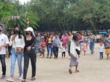 ពលរដ្ឋយ៉ាងច្រើនកុះករ មកចូលរួមពិធីប្រណាំងទូកលក្ខណៈប្រពៃណីលើកទី៥ និងអង្គកឋិនទាន នៅវត្តស្វាយរមៀត ក្រុងសៀមរាប