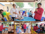 មហាឧបាសិកាពុទ្ធសាសនូបត្ថម្ភក៍ ហ៊ឹម ម៉ាលី និងជា សមាជិកក្រុមការងារថ្នាក់កណ្តាលចុះជួយឃុំសង្កែ ជួបសំណេះសំណាលជាមួយបងប្អូនប្រជាពលរដ្ឋនិងចែកអំណោយជាង១០០គ្រួសារនៅក្នុងឃុំសង្កែ !