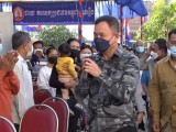 ឯកឧត្តម រ័ត្ន ស្រ៊ាង ចុះផ្សព្វផ្សាយខ្លឹមសារ ១៨ចំណុច របស់សម្តេចតេជោ ហ៊ុន សែន នៅមូលដ្ឋានគណបក្សប្រជាជនកម្ពុជា សង្កាត់ព្រែកកំពឹស!