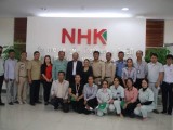 ឯកឧត្តម អ៊ុំ រាត្រី អភិបាលខេត្តបន្ទាយមានជ័យ . លោក ឧត្ដមសេនីយ៍ត្រី បោន ប៊ិន លោក គាត ហ៊ុល អភិបាលក្រុងប៉ោយប៉ែត ជូនដំណើរលោកតា ម៉ក់ ហឺន ព្រមទាំងប្រតិភូធ្វើទស្សនកិច្ចតំបន់សេដ្ឋកិច្ចពិសេសអូរនាង