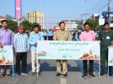រដ្ឋបាលខេត្តប៉ៃលិន ដឹកនាំក្រុមការងារផ្សព្វផ្សាយ រៀបចំសណ្តាប់ធ្នាប់ អនាម័យសម្រាម និងលាងសម្អាតផ្លូវ ទីប្រជុំជនច្រកទ្វារអន្តរជាតិ ដើម្បីទាក់ទាញភ្ញៀវទេសចរនាឱកាសបុណ្យចូលឆ្នាំសកល
