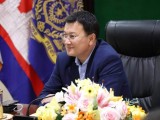 ឯកឧត្តមរដ្ធមន្ដ្រី ឌិត ទីណា អញ្ជើញពិភាក្សាអំពីការនាំចេញផលិតផលកសិកម្មមួយចំនួនពីកម្ពុជាទៅអាមេរិកដូចជា ផលិតផលទឹកត្រី បង្គាក្រៀម ដំណាប់ស្វាយ ចេក និងបន្លែស្រស់ជាដើម