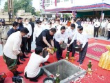 សម្ដេចក្រឡាហោម ស ខេង អញ្ជើញជាអធិបតីក្នុងពិធីក្រុងពាលីបញ្ចុះបឋមសិលាសាងសង់វិមានឯករាជ្យ សួនសម្ដេចក្រឡាហោម និងផ្សាររាត្រី នៅក្រុងបាត់ដំបង