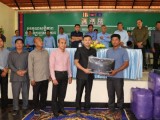 មេបញ្ជាការអាវុធហត្ថខេត្តបន្ទាយមានជ័យ ជួបសំណេះសំណាលជាមួយលោកគ្រូ-អ្នកគ្រូចំនួន១៥០នាក់ និងប្រគល់កុំព្យូទ័រ ១៥គ្រឿង ជូនដល់សាលាបឋមសិក្សាចំនួន១៥