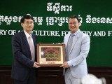 ឯកឧត្តមរដ្ឋមន្ដ្រី ឌិត ទីណា អញ្ជើញជួបពិភាក្សាការងារជាមួយឯកឧត្តម អភិបាលរងខេត្តហាយណាន នៃសាធារណរដ្ឋប្រជាមានិតចិន