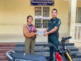 លោកវរសេនីយ៍ឯក ឈឿង គឹមសុង នាយការិយាល័យ នគរបាលព្រហ្មទណ្ឌកម្រិតស្រាល បានដឹកនាំកម្លាំងក្រុមអន្តរាគមន៍ បង្ការ បង្ក្រាប ចុះប្រតិបត្តិការបង្ក្រាបករណី លួចមានស្ថានទម្ងន់ទោស នាំខ្លួនជនសង្ស័យ ០១ នាក់ នៅភូមិ អង់ សង្កាត់អូរចារ ក្រុងបាត់ដំបង