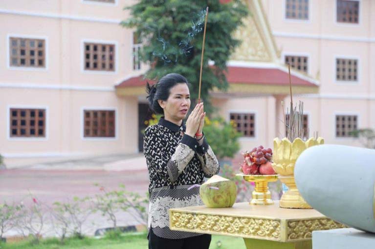 អភិបាលខេត្តប៉ៃលិនហត់នឿយចិត្តពេលឃើញសម្រែកដង្ហោយហៅកូនចៅចេញពីចម្ការ លោក ខឹម វាសនា