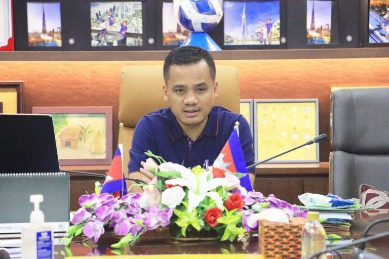 ឯកឧត្តម ស សុខា ឧបត្ថម្ភថវិកាដល់ក្រុមកីឡាការិនីបាល់ទះជម្រើសជាតិកម្ពុជា ១៤នាក់ មុនចេញទៅហ្វឹកហាត់នៅប្រទេសចិន