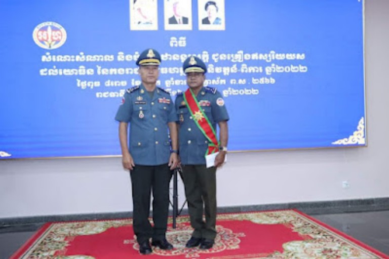 នាយឧត្តមសេនីយ៍ សៅ សុខា អញ្ជើញជួបសំណេះសំណាល បំពាក់ឋានន្តរសក្តិ និងឥស្សរិយយស ដល់យោធិននៃកងរាជអាវុធហត្ថចូលនិវត្តន៍ពិការ ឆ្នាំ២០២២