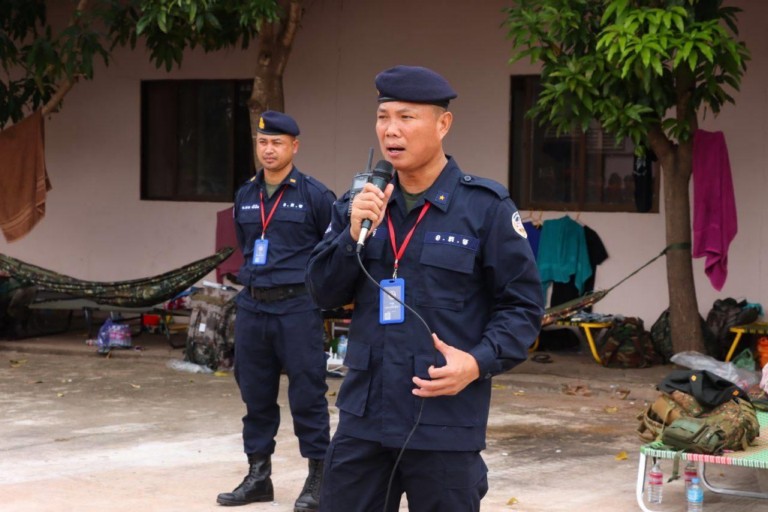 លោកឧត្តមសេនីយ៍ត្រី អេង ហ៊ី សុំការអធ្យាស្រ័យ និងយោគយល់ពីពលរដ្ឋខេត្តសៀមរាប ក្នុងអំឡុងពេលការពារសន្ដិសុខ សណ្ដាប់ធ្នាប់ កិច្ចប្រជុំរដ្ឋមន្ដ្រីការពារជាតិអាស៊ាន