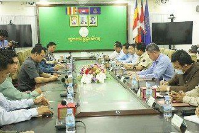 លោក ឌិត ទីណា រដ្ឋមន្ត្រីកសិកម្ម ជួបពិភាក្សាការងារ ជាមួយអភិបាលខេត្តព្រះសីហនុ ដើម្បីឈ្វេងយល់ពីសក្តានុពលរបស់ខេត្តព្រះសីហនុ