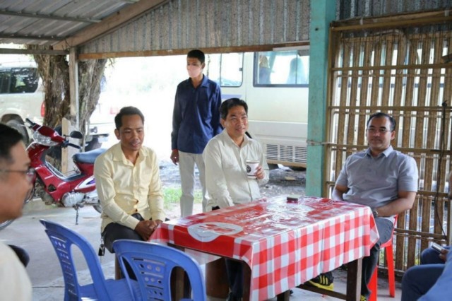 អាជ្ញាធរ​ខេត្ត​ស្វាយរៀង​ត្រួតពិនិត្យ​ទីតាំង​ល្បែងស៊ីសង​ចំនួន​៦​ទីតាំង ក្នុង​ទឹកដី​ក្រុង​បាវិត​