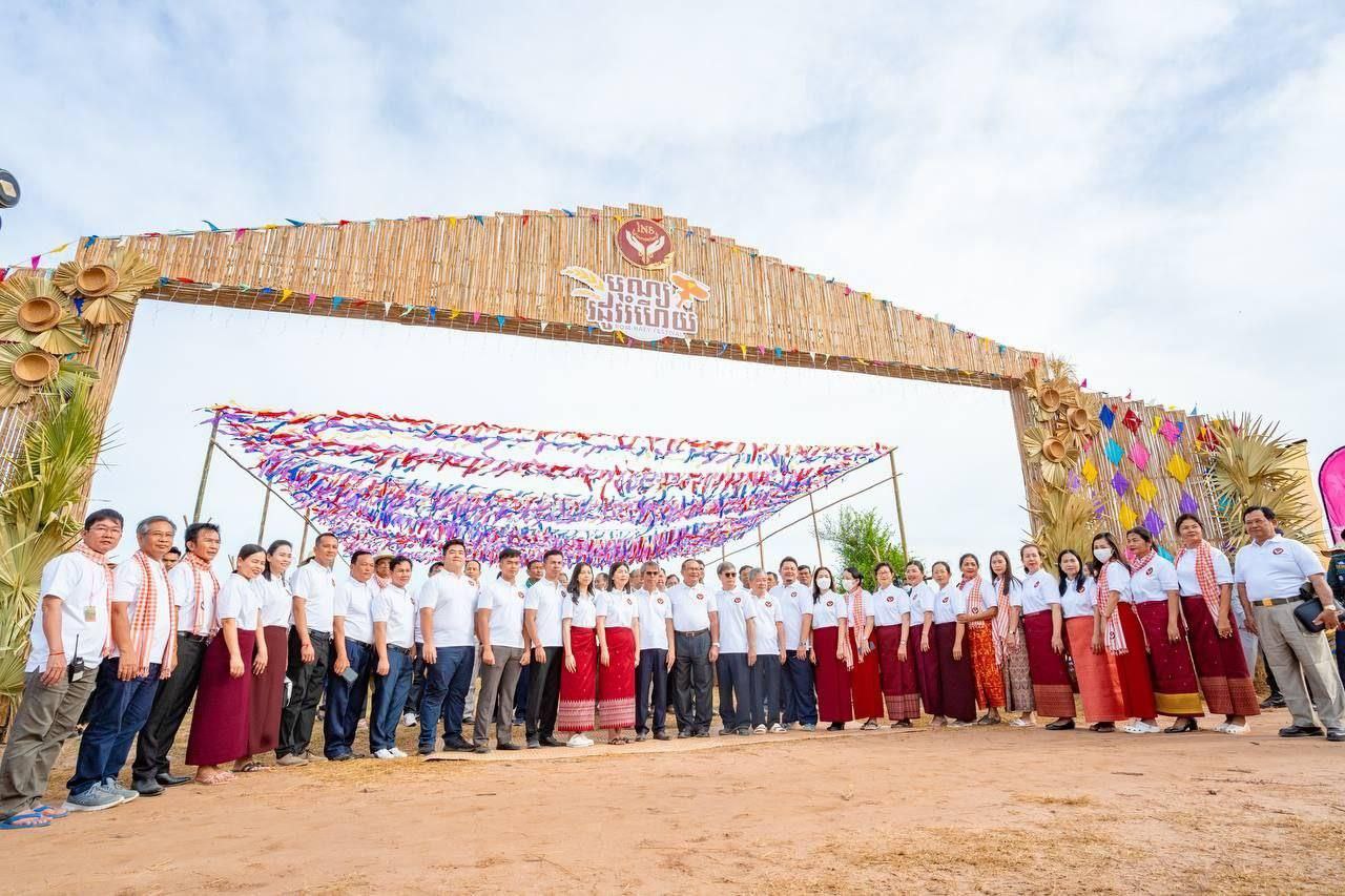 ពលរដ្ឋស្រុកកំពង់លែង រៀបចំពិធិបុណ្យរដូវរំហើយ នៅភូមិដំណាក់កកោះ