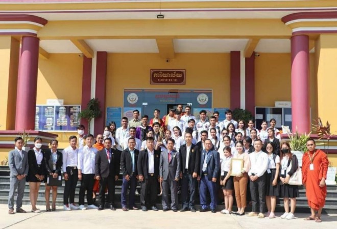 និស្សិត​និតិ​សាស្ត្រ​នៅ​សាខា​សាកលវិទ្យាល័យ​គ្រប់គ្រង​និង​សេដ្ឋកិច្ច​ខេត្ត​បន្ទាយមានជ័យ​ប្រកួតប្រជែង​លើ​ដំណើរការ​នៃ​អង្គ​សវនាការ​ប្រតិដ្ឋ​