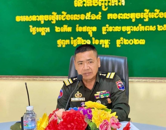 លោក​វរសេនីយ៍ទោ ប៉ែន សុគន្ធ មេបញ្ជាការ វរ​សេនា​តូច​ថ្មើរជើង​លេខ​៥១៤​ដឹកនាំ​កិច្ចប្រជុំ​បូក​សរុប​លទ្ធផល​ការងារ​យោធា​សន្តិសុខ​ប្រចាំ​សប្តាហ៍ និង​ទិសដៅ​បន្ត​នៅ​ស្រុក​ថ្មពួក​