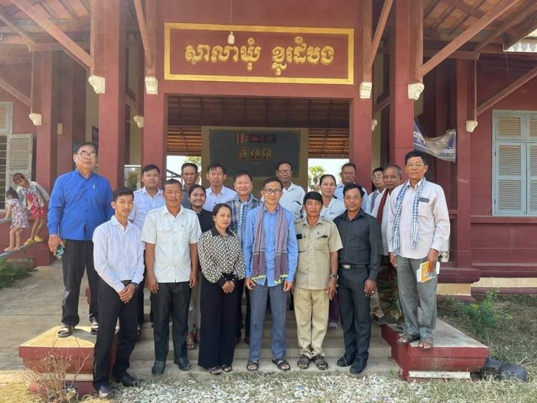​ឯកឧត្តម​បណ្ឌិត យ៉ង សាំង​កុមារ ជួបពិភាក្សា និង​ធ្វើ​ការលើកទឹកចិត្ត​ដល់ មេឃុំ មេភូមិ​កសិកម្ម និង​មន្ត្រី​កសិកម្ម​ឃុំ​ល្អ ក្នុង​ស្រុក​ជើងព្រៃ ខេត្ត​កំពង់ចាម​