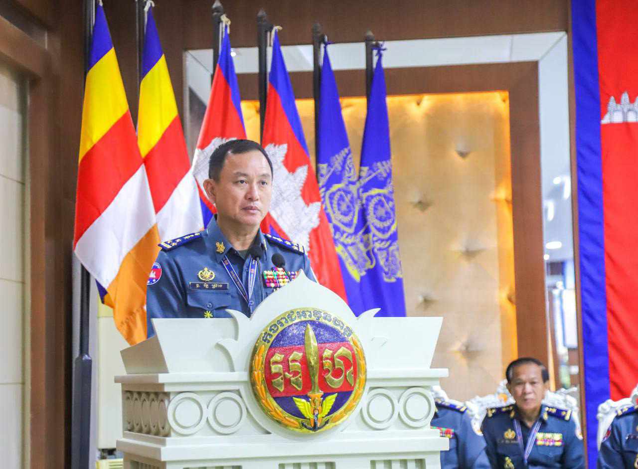 ឧត្តមសេនីយ៍ឯក រ័ត្ន ស្រ៊ាង ប្រជុំផ្សព្វផ្សាយផែនការ ដើម្បីការ ពារសន្តិសុខ រក្សាសណ្តាប់ធ្នាប់ ក្នុងពិធីបិទយុទ្ធនាការឃោសនា និងដំណើរការបោះឆ្នោតជ្រើសតាំង តំណាងរាស្ត្រ នីតិកាលទី៧!