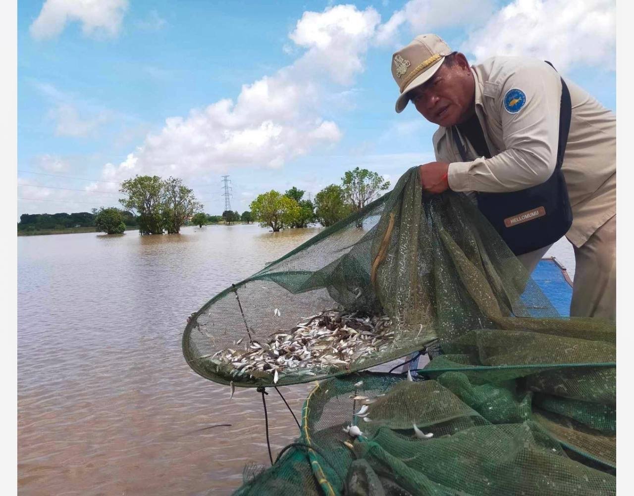 ជលផលព្រៃវែង ចាក់លែងកូនត្រីចម្រុះចំនួន ៧០គីឡូក្រាម ចូលបឹងធម្មជាតិវិញ