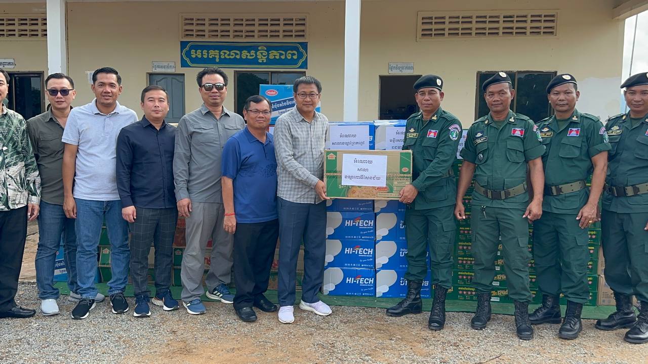 មន្ទីរសាធារណការរាជធានី និងរដ្ឋបាលខណ្ឌចំនួនបីទៅសាកសួរសុខទុក្ខ កងទ័ពវរៈនគរបាលការពារនៅច្រកអានសេះ