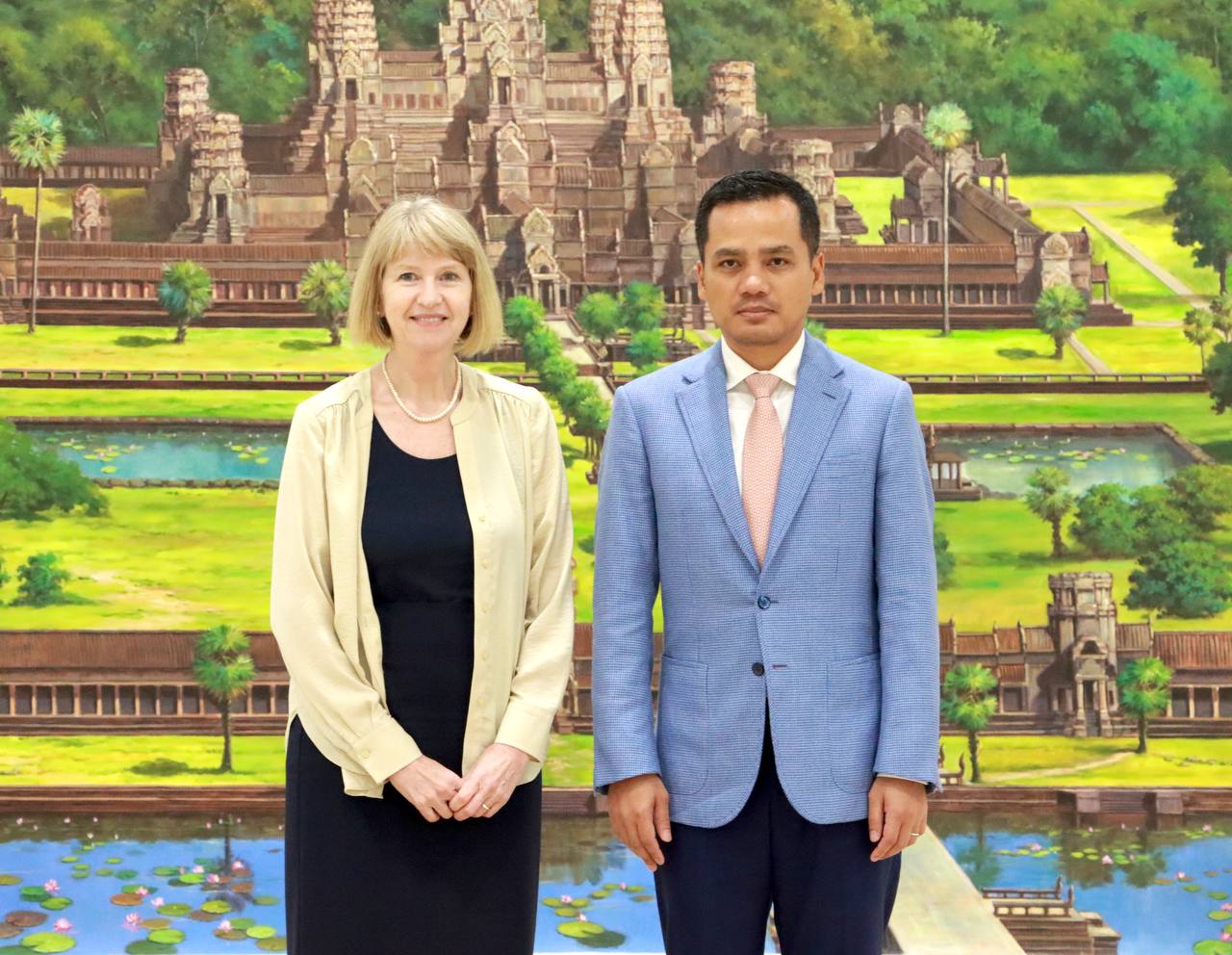 ក្រសួងមហាផ្ទៃ៖បង្ហាញយន្តការលើកកម្ពស់សុខុមាលភាពប្រជាជន និងសិទ្ធិកុមារនៅកម្ពុជា ដល់មន្រ្តីអ.ស.ប