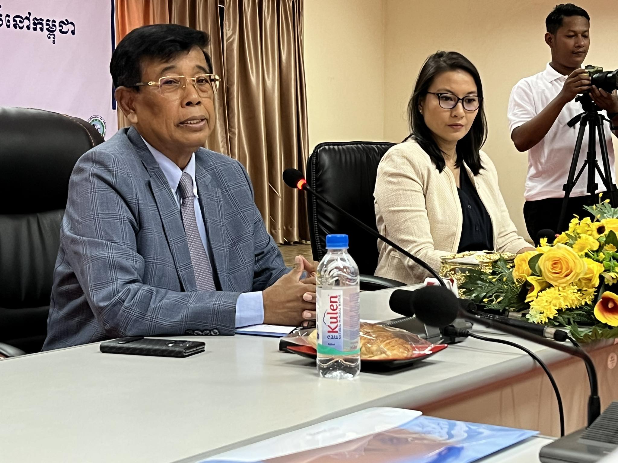 នៅ​កម្ពុជា​ មាន​អ្នក​ផ្ទុកមេរោគ​អេ​ដស៍ ​ប្រមាណ​១​ម៉ឺន​២​ពាន់​នាក់ បាន​រត់គេច​ពី​ទទួល​សេវា​ព្យាបាល ដែល​ចំណុច​នេះ​គួរ​ឲ្យ​ព្រួយបារម្ភ