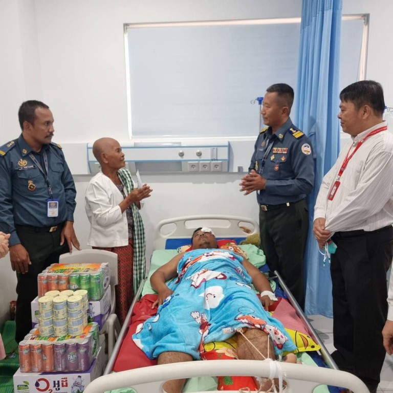 មេបញ្ជាការ អាវុធហត្ថ​ខណ្ឌ​ព្រែក​ព្នៅ ចុះសួរសុខទុក្ខ​សមាជិក ដែល​បាន​ជួប​គ្រោះថ្នាក់​ចរាចរណ៍​!