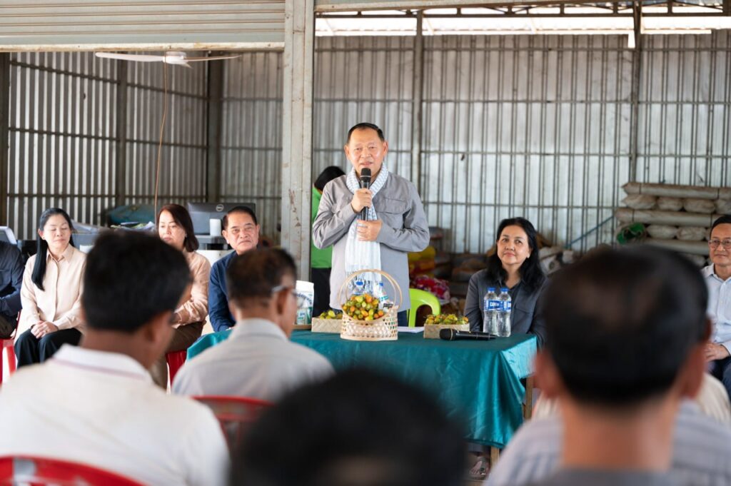 ឯកឧត្តម ឆាយ ឫទ្ធិសែន រដ្ឋមន្ត្រីអភិវឌ្ឍន៍ជនបទ ចុះពិនិត្យវឌ្ឍនភាព នៃការអភិវឌ្ឍនានា នៅក្នុងសហគមន៍សំបូរមានជ័យ ទើបប្រកាសទទួលស្គាល់ជាភូមិគំរូ សម្រាប់គម្រោងឆ្នាំ២០២៥