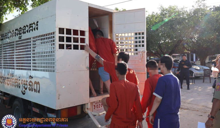 ផ្ទេរ​ជន​ជាប់​ឃុំ​១៩៨​នាក់នៅពន្ធនាគារ​ខេត្តស្វាយរៀង ទៅ​ឃុំ​បន្ត​នៅ​មណ្ឌល​អប់រំ​កែប្រែ​ទី​៣ ដើម្បី​រំដោះ​ភាព​ចង្អៀត​ណែន